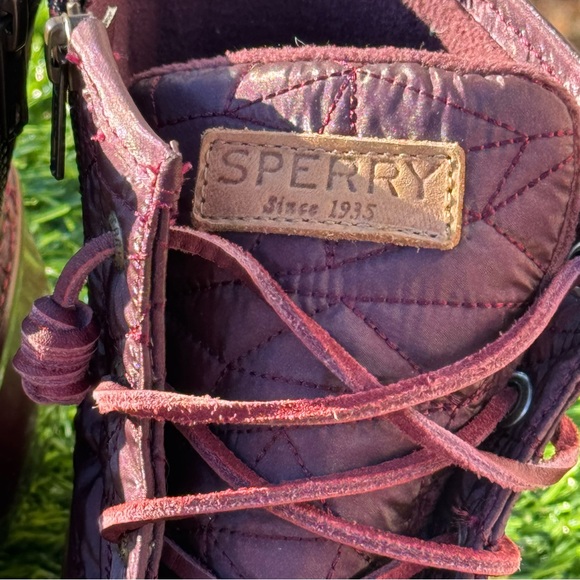 Sperry Women's Quilted Burgundy Women’s Boots Size 10 - Picture 3 of 8